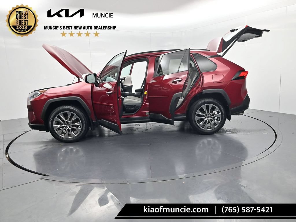 Used 2019 Toyota RAV4 Limited w/ Cold Weather Package AWD/4WD image 63