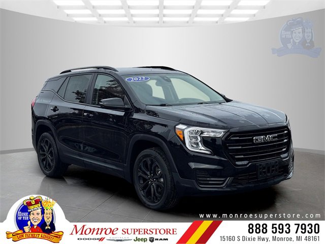 Used 2022 GMC Terrain SLE w/ Driver Convenience Package image 1