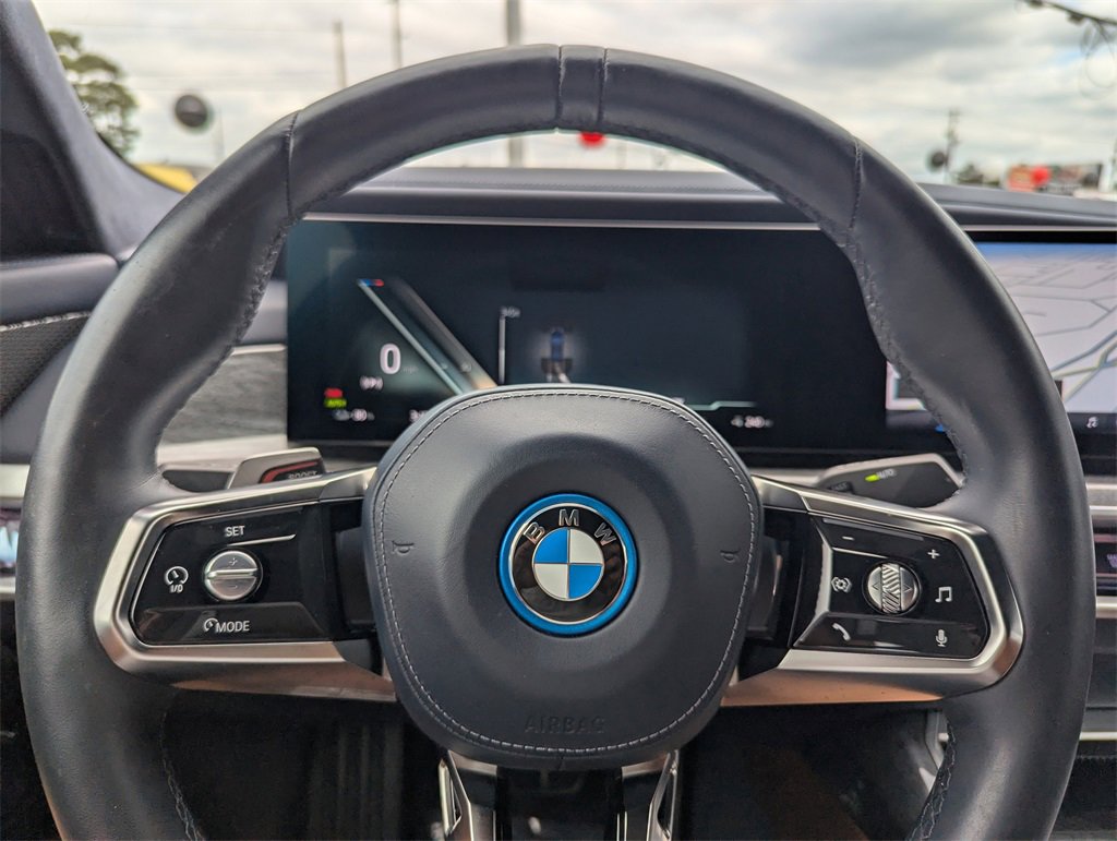 Used 2023 BMW i7 xDrive60 image 21