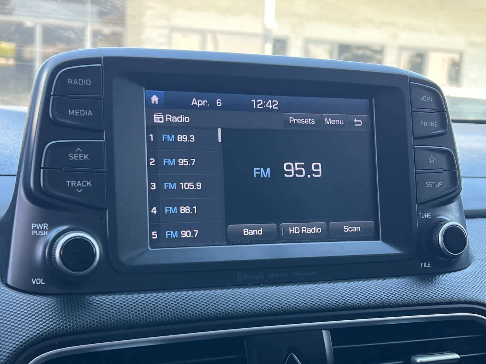 Used 2018 Hyundai Kona SEL image 19