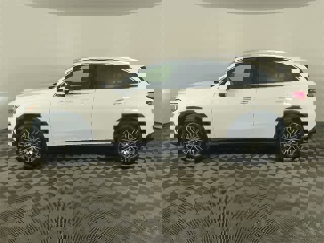 Certified 2026 Mercedes-Benz GLC 300 4MATIC image 2