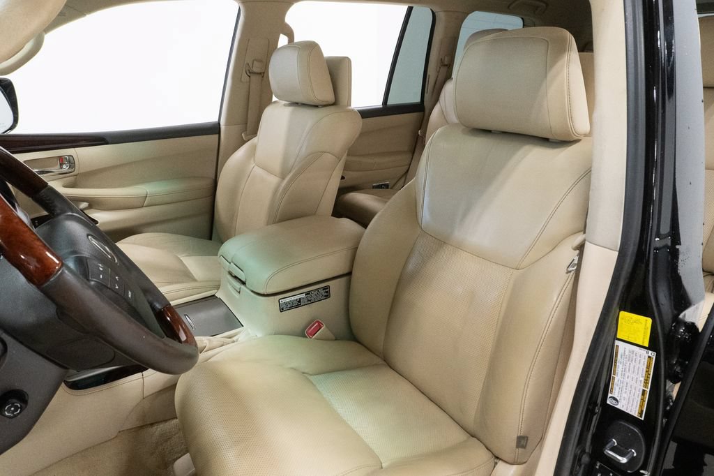Used 2015 Lexus LX 570 4WD w/ Luxury Package image 10