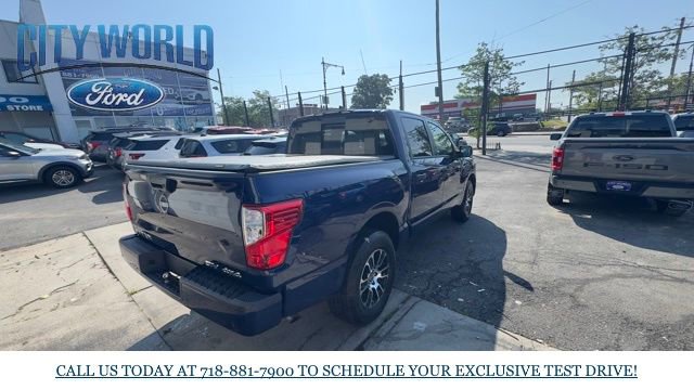 Used 2023 Nissan Titan SV image 5