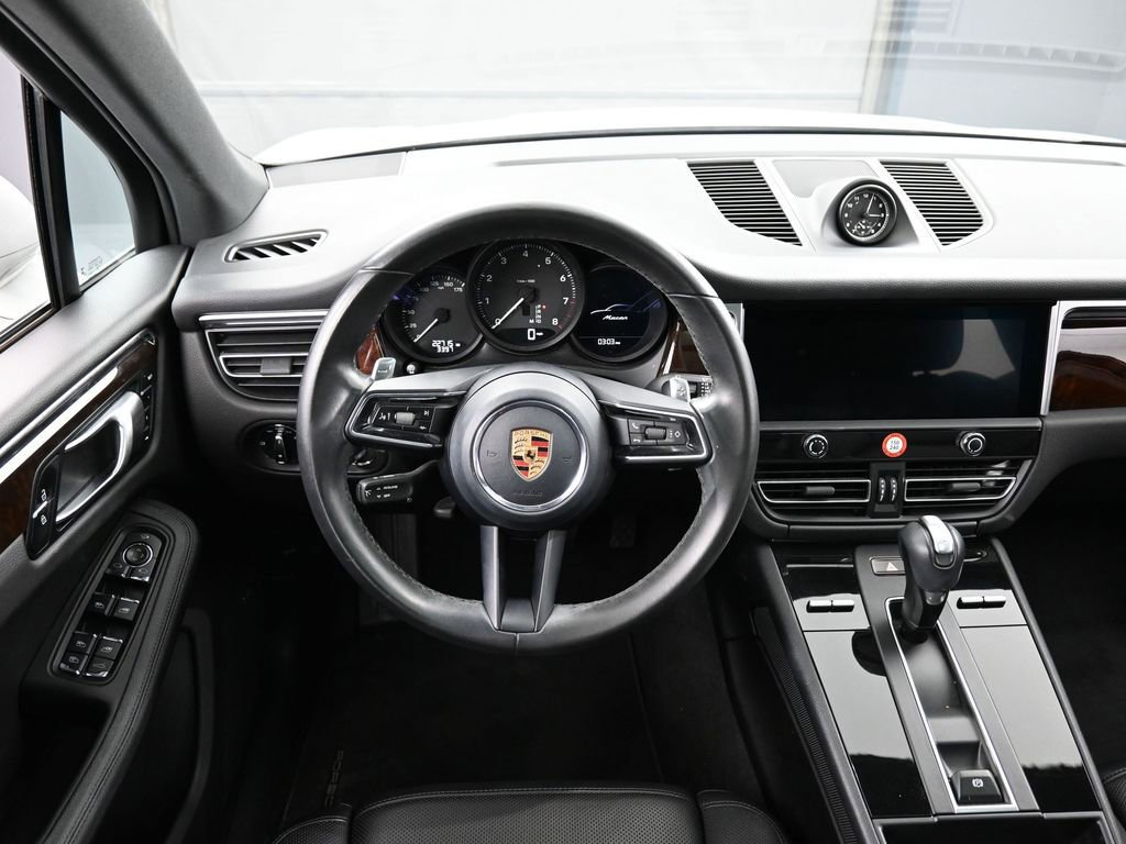 Certified 2022 Porsche Macan image 17