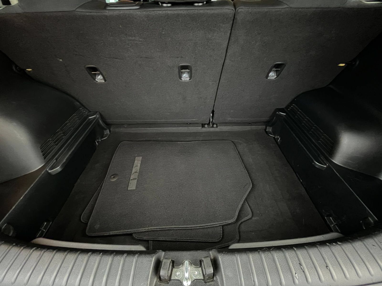 Used 2025 Kia Soul LX w/ LX Technology Package FWD image 30