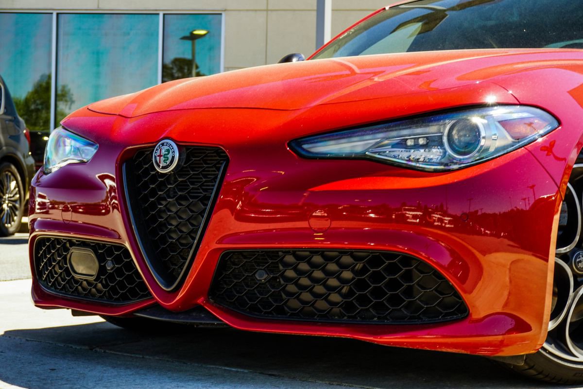 Used 2022 Alfa Romeo Giulia Veloce image 2