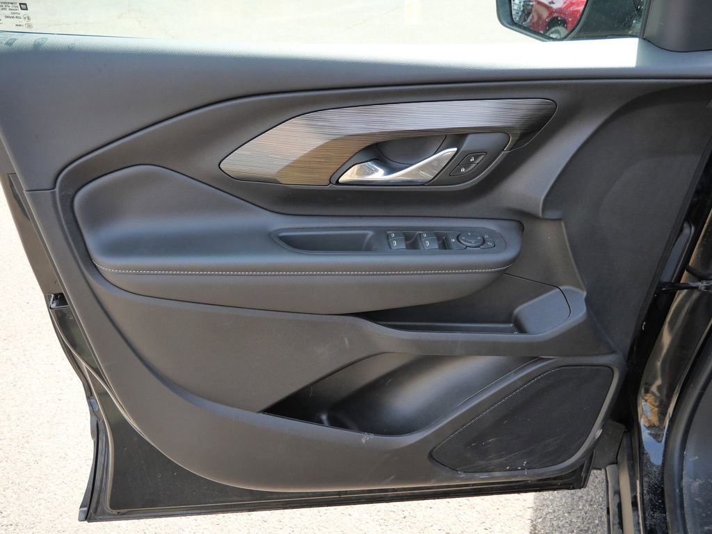 Used 2024 GMC Terrain SLE w/ Driver Convenience Package image 27