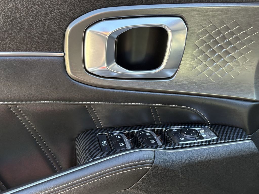 Used 2023 Kia Sorento SX image 11