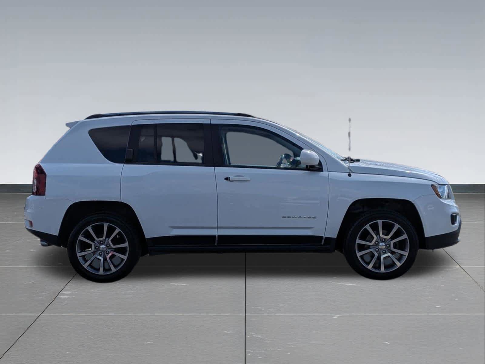 Used 2017 Jeep Compass High Altitude image 6