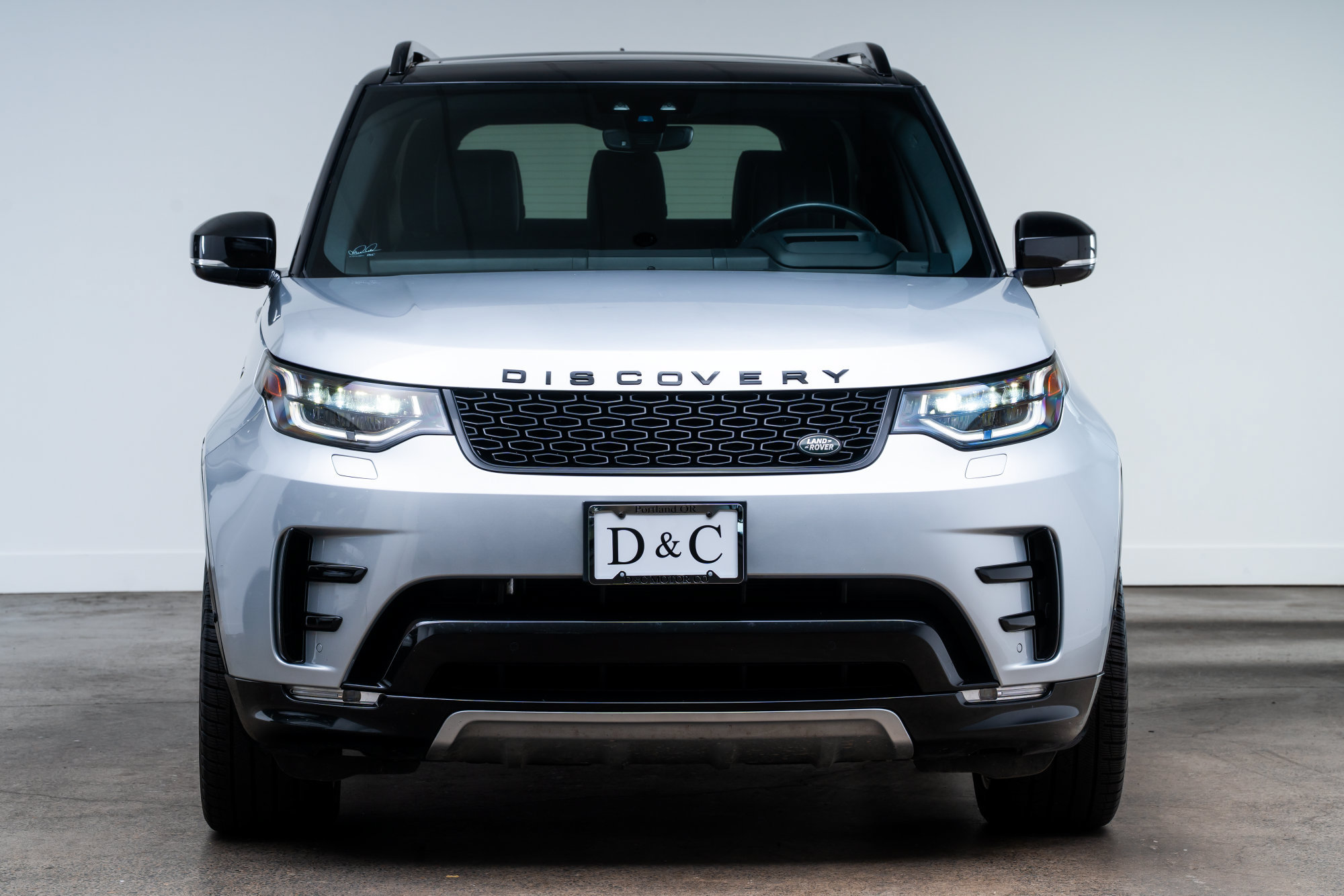 Used 2020 Land Rover Discovery HSE Luxury AWD/4WD image 2