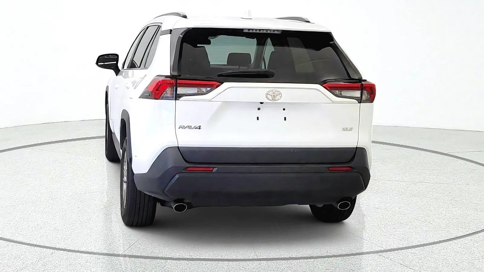 Used 2024 Toyota RAV4 XLE FWD image 7