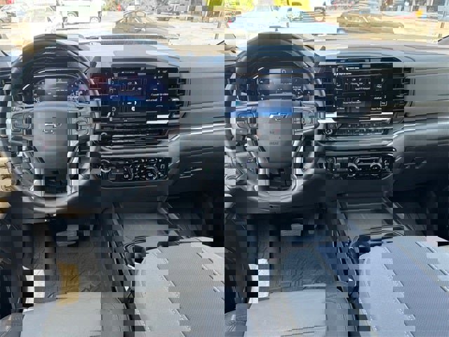 Used 2024 Chevrolet Silverado 2500 ZR2 w/ Technology Package image 11