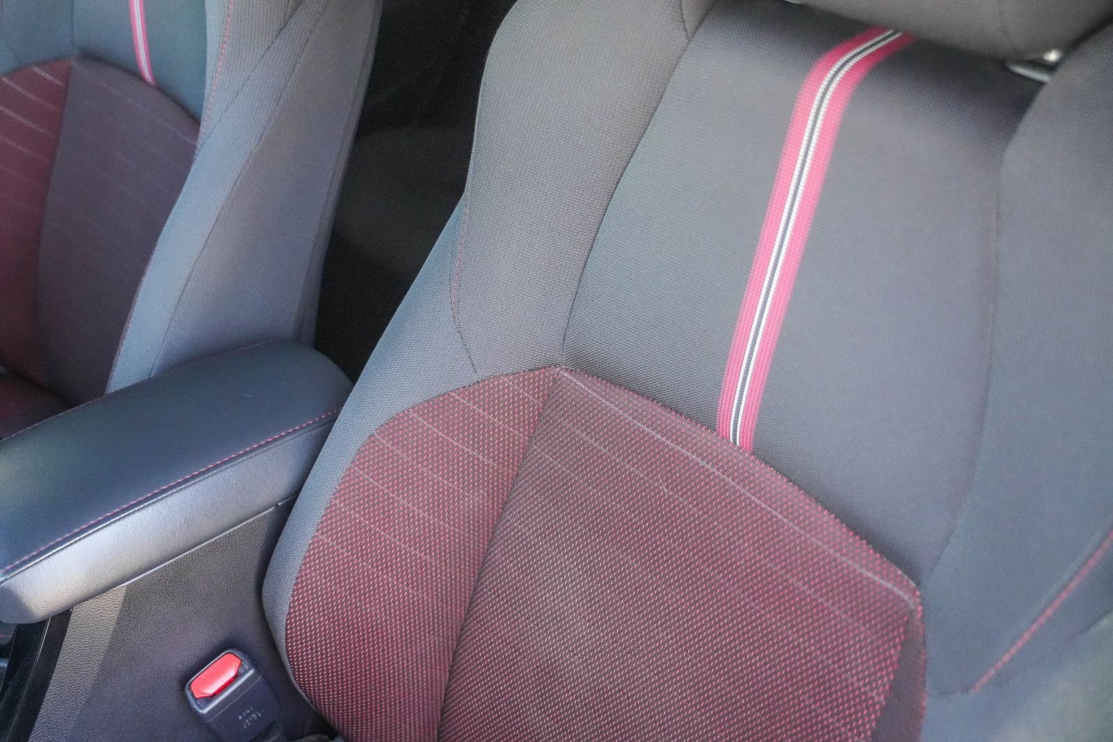 Certified 2025 Toyota Corolla SE w/ SE Premium Package FWD image 26