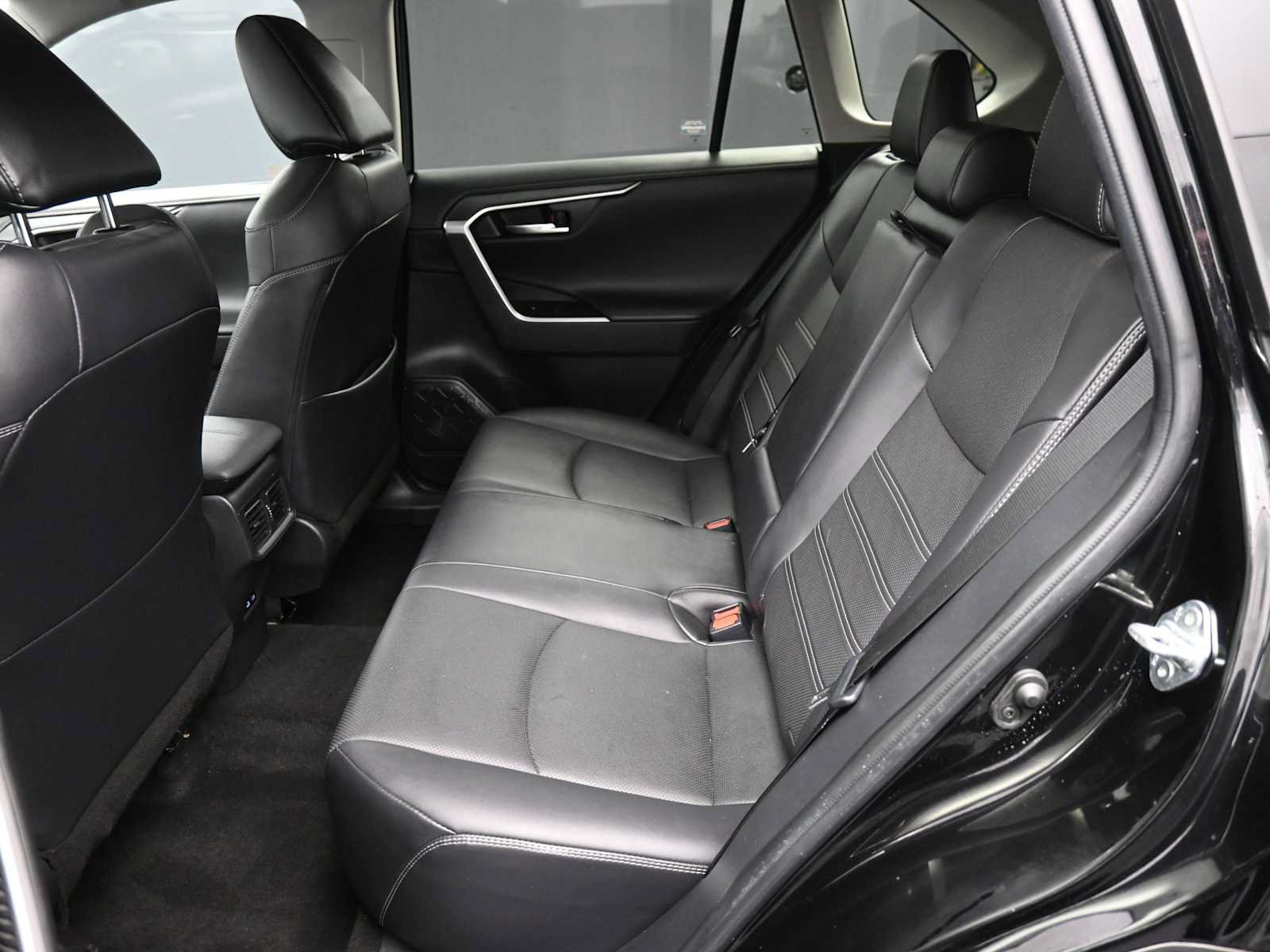 Used 2022 Toyota RAV4 Limited AWD/4WD image 21