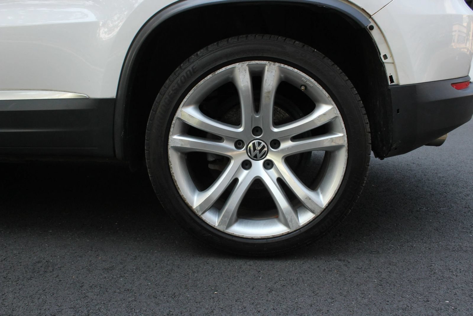 Used 2013 Volkswagen Tiguan SEL FWD image 11