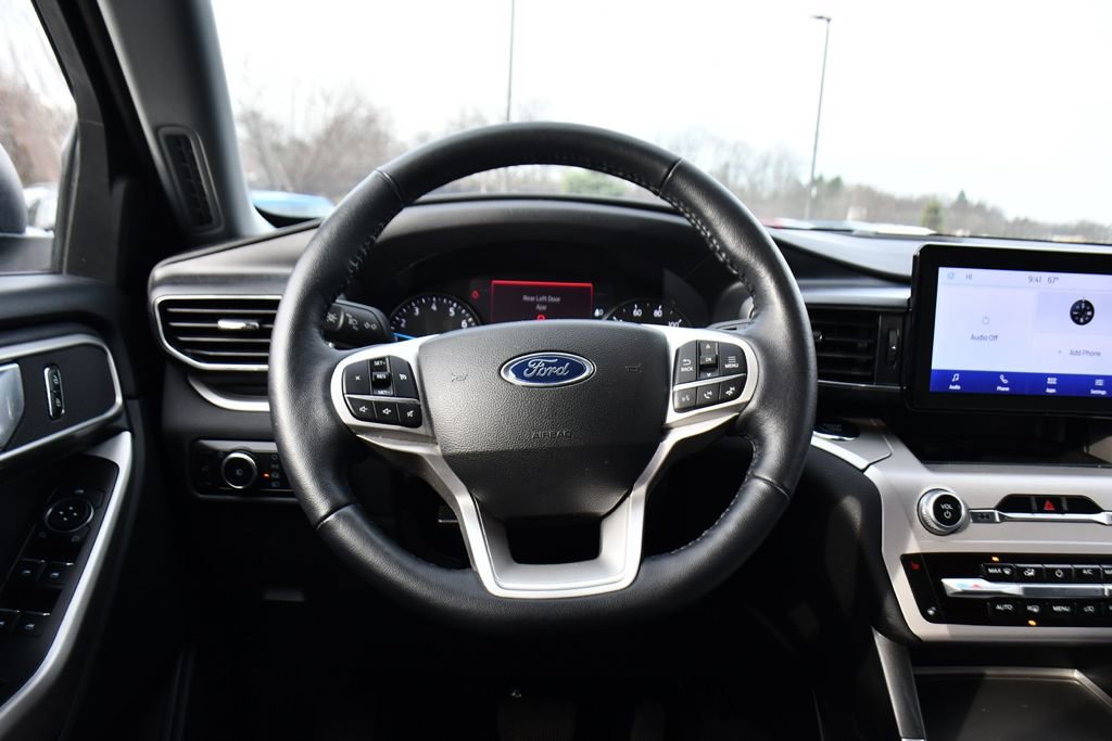 Used 2023 Ford Explorer XLT w/ Equipment Group 202A AWD/4WD image 12