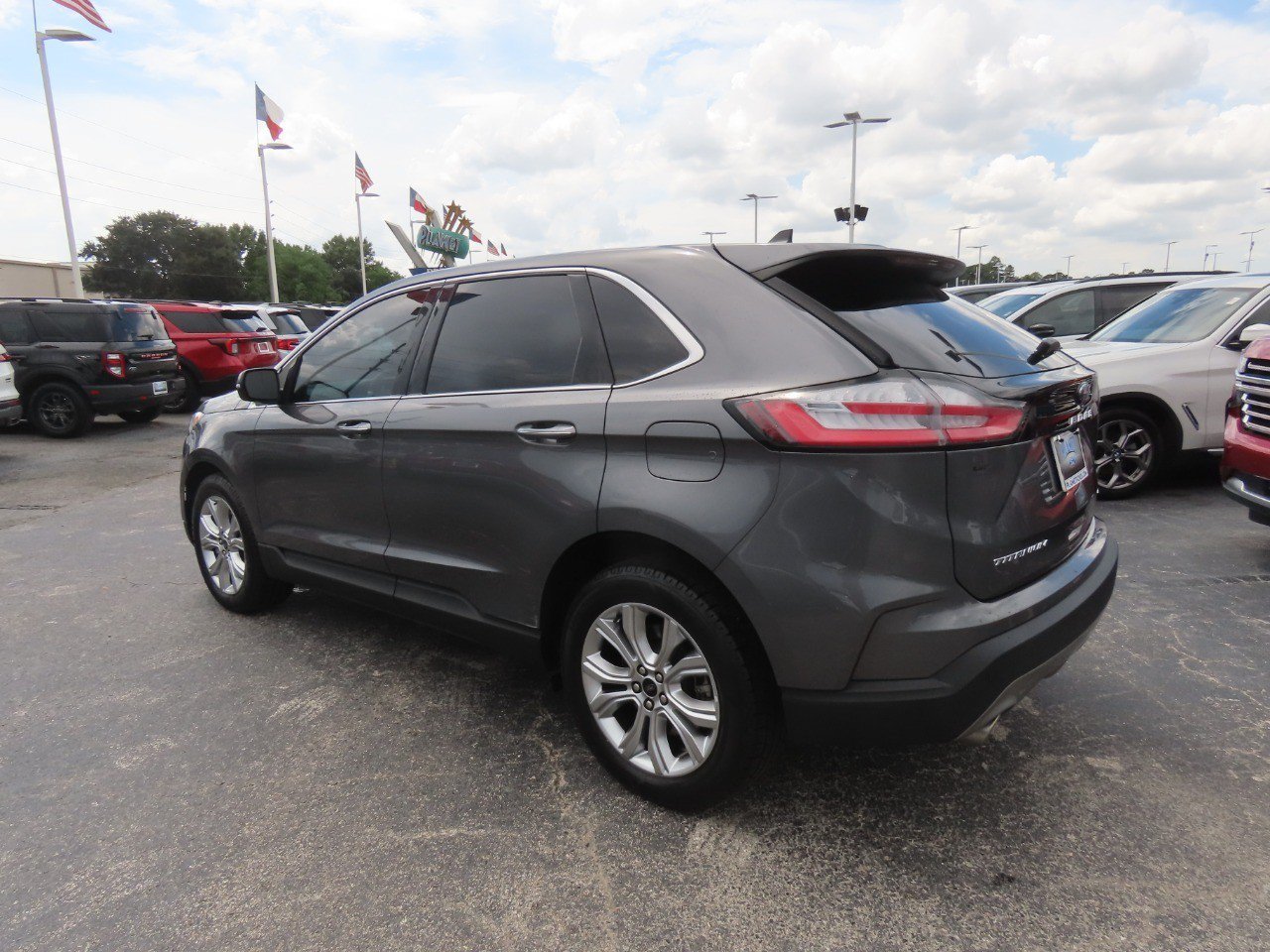 Used 2023 Ford Edge Titanium AWD/4WD image 17