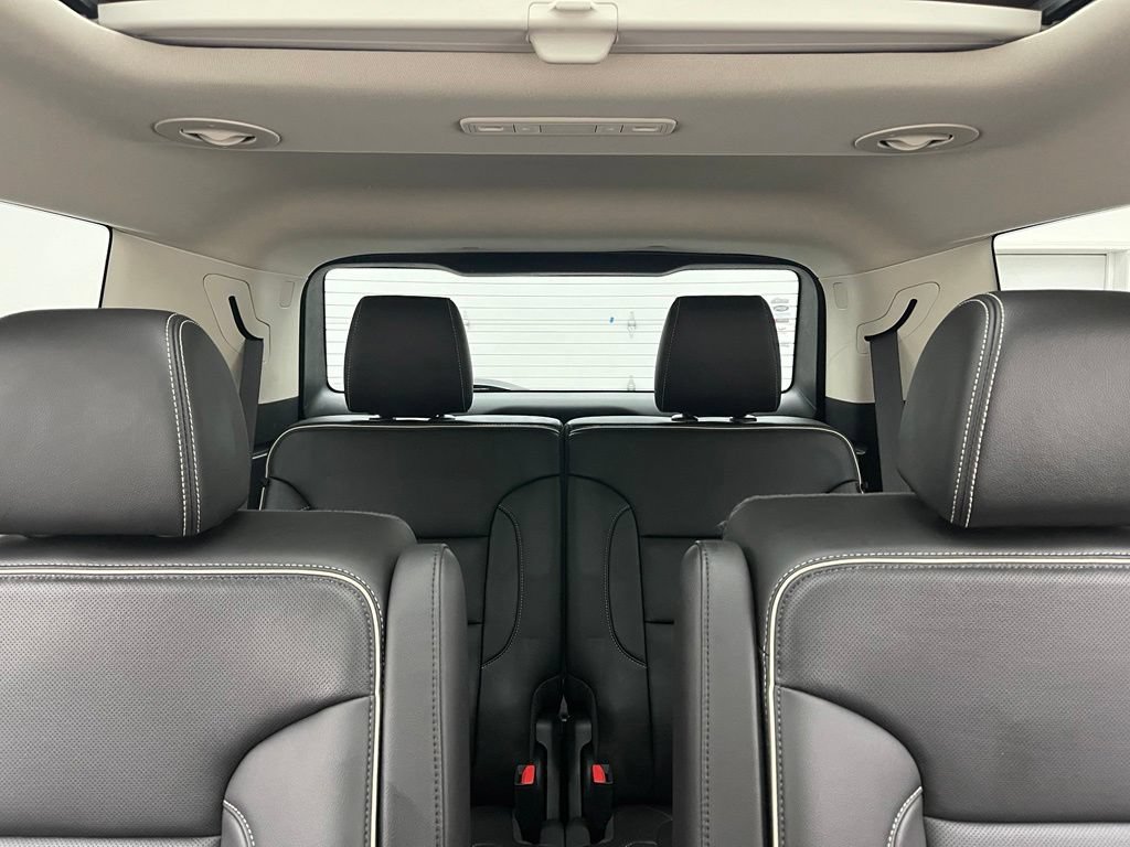 Used 2021 GMC Acadia Denali w/ Denali Technology Package FWD image 41