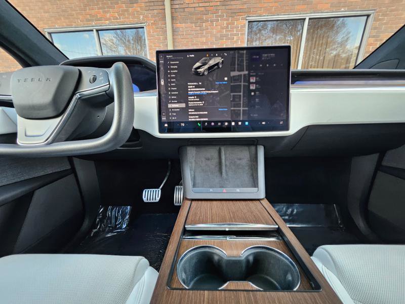 Used 2022 Tesla Model X image 40