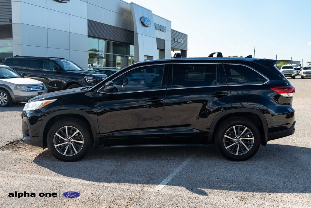 Used 2018 Toyota Highlander XLE image 10