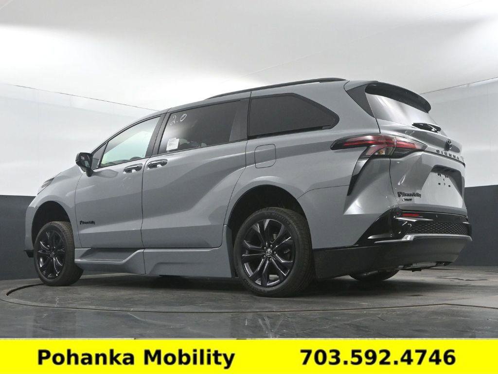 Used 2025 Toyota Sienna XSE image 14