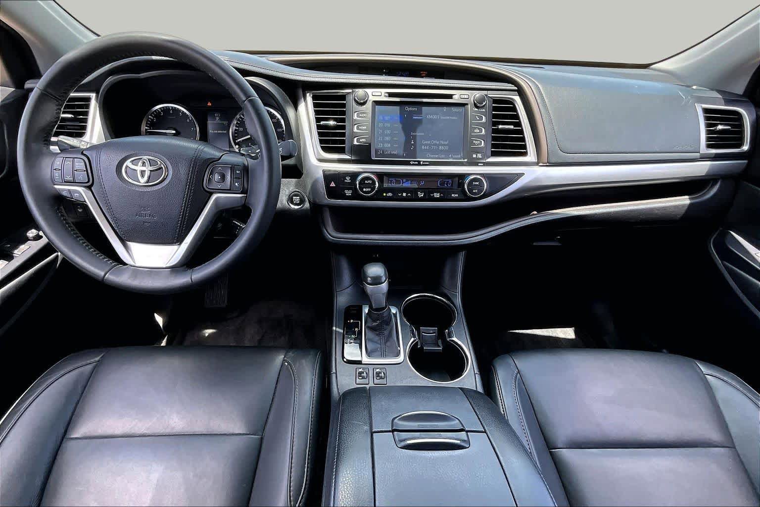 Used 2015 Toyota Highlander XLE FWD image 14