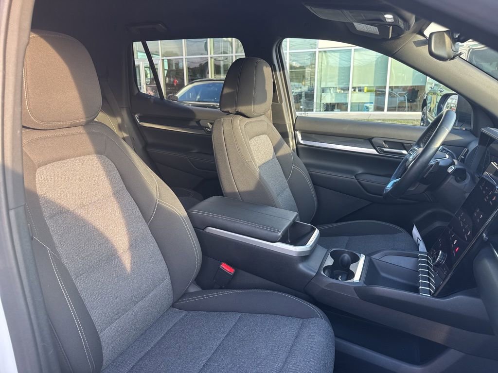 Used 2025 GMC Terrain Elevation AWD/4WD image 16