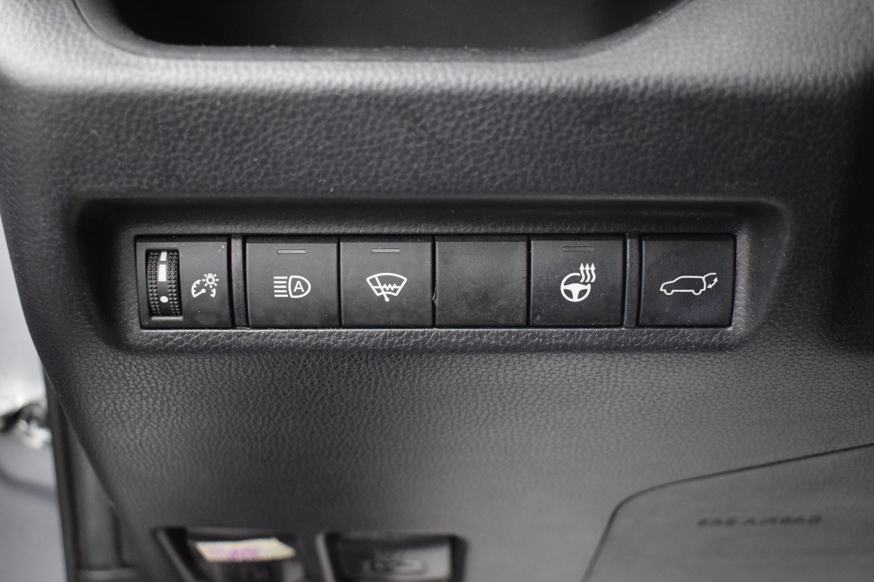Used 2020 Toyota RAV4 XLE Premium AWD/4WD image 16