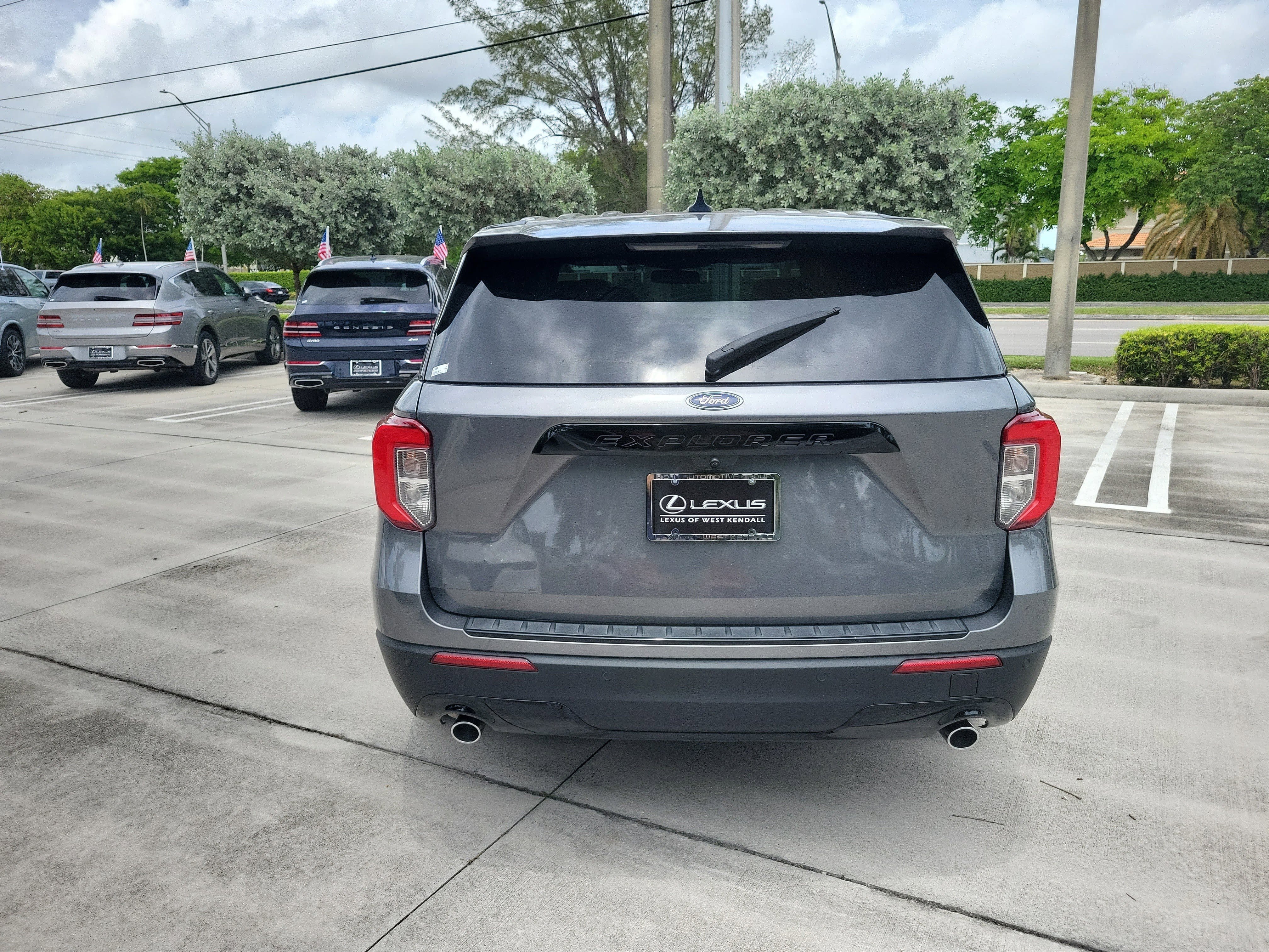 Used 2022 Ford Explorer ST-Line RWD image 7