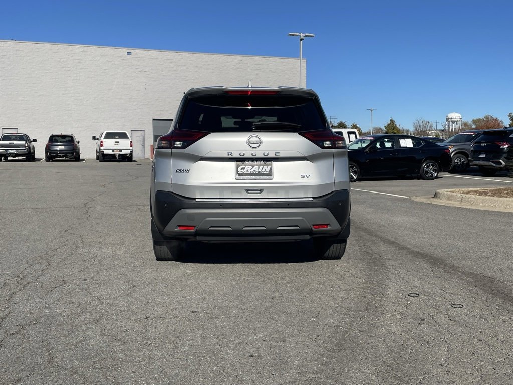 Used 2023 Nissan Rogue SV image 6