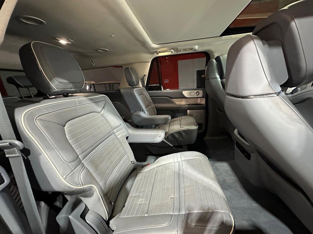 Used 2021 Lincoln Navigator L Black Label w/ Cargo Convenience Package AWD/4WD image 22
