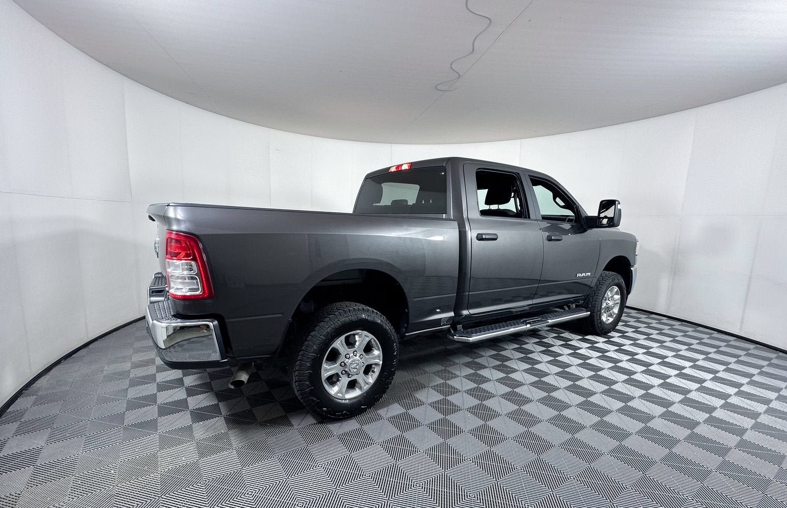 Used 2024 RAM 2500 Big Horn AWD/4WD image 3