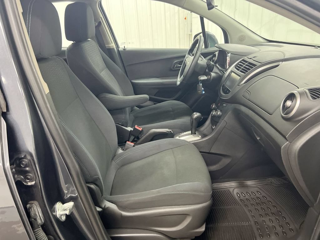 Used 2016 Chevrolet Trax LS FWD image 21