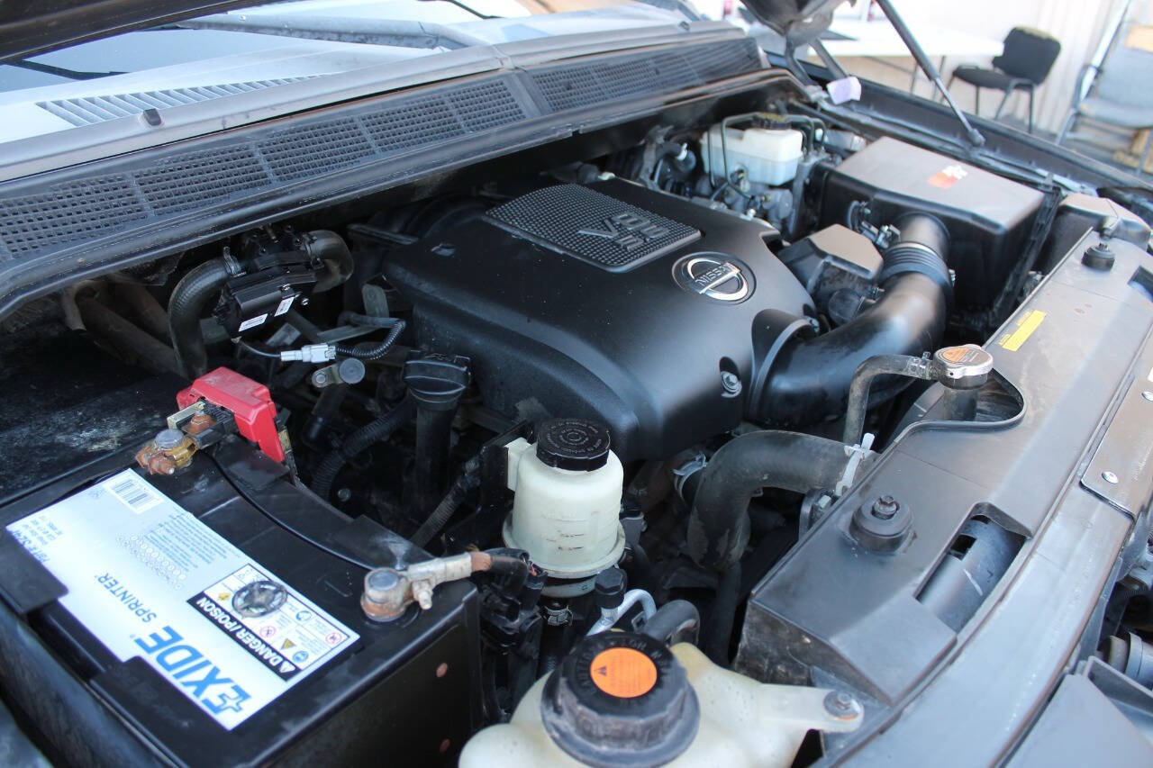 Used 2010 Nissan Titan SE RWD image 36