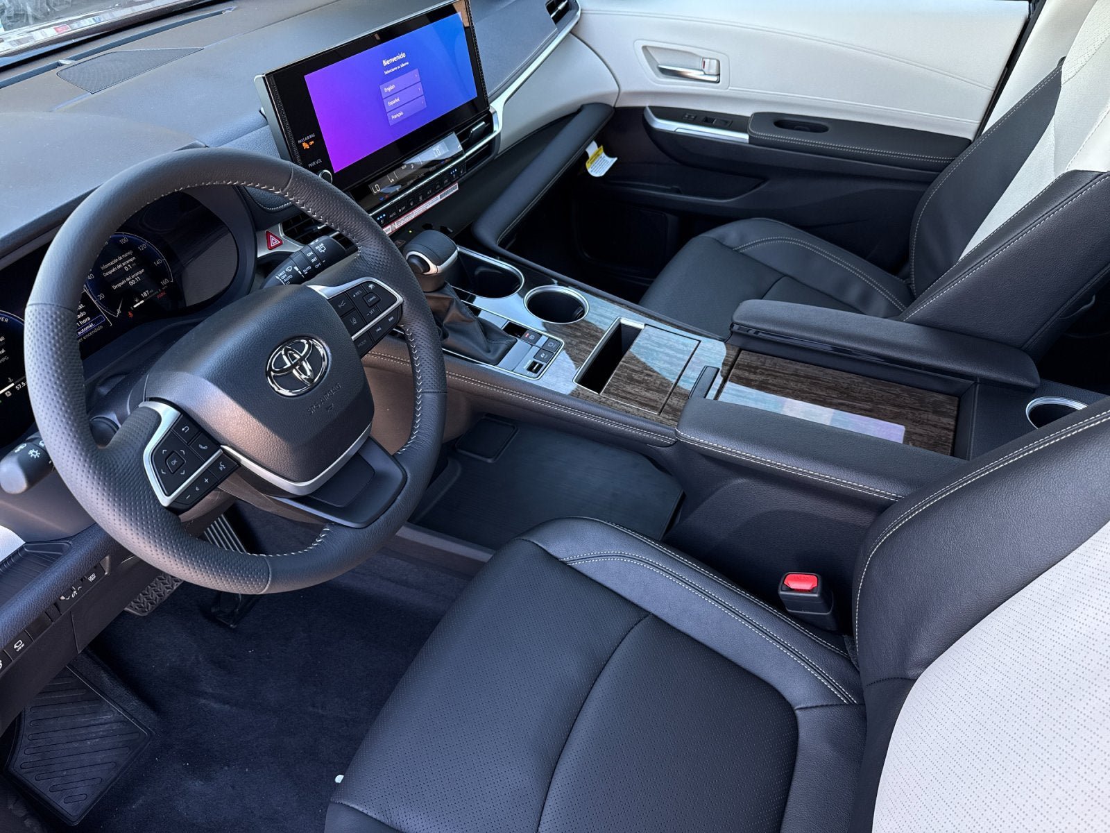 New 2026 Toyota Sienna Platinum AWD/4WD image 12