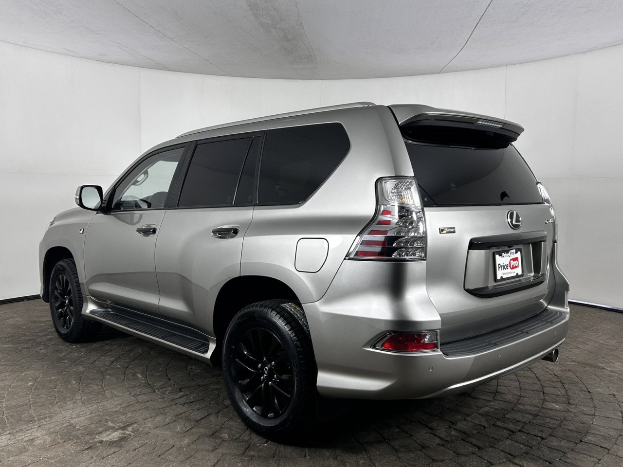 Used 2022 Lexus GX 460 w/ Accessory Package AWD/4WD image 5