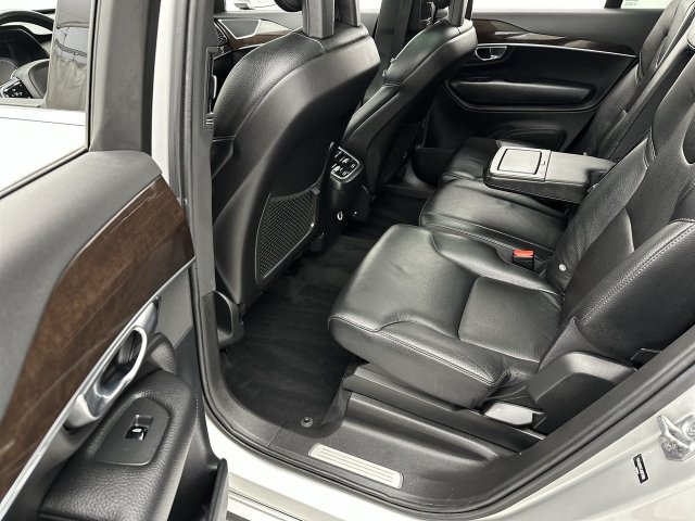 Used 2018 Volvo XC90 T6 Momentum w/ Momentum Plus Package AWD/4WD image 23