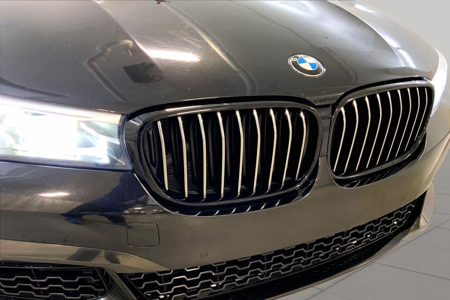 Used 2019 BMW 740i xDrive w/ M Sport Package AWD/4WD image 32