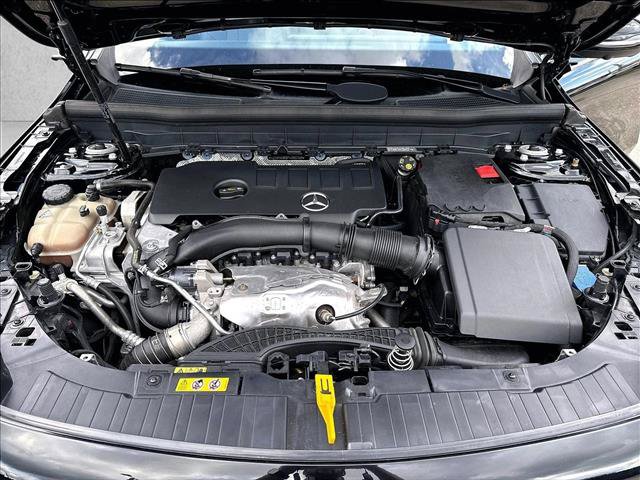 Used 2023 Mercedes-Benz GLB 250 image 11