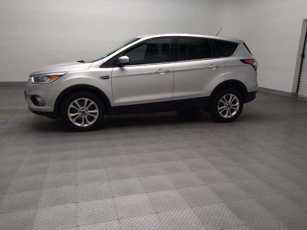 Used 2017 Ford Escape SE FWD image 2