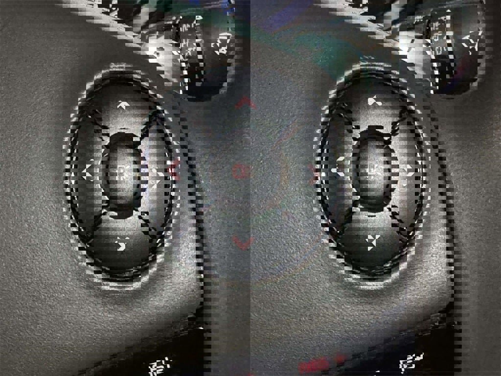 Used 2016 Kia K900 Luxury image 24