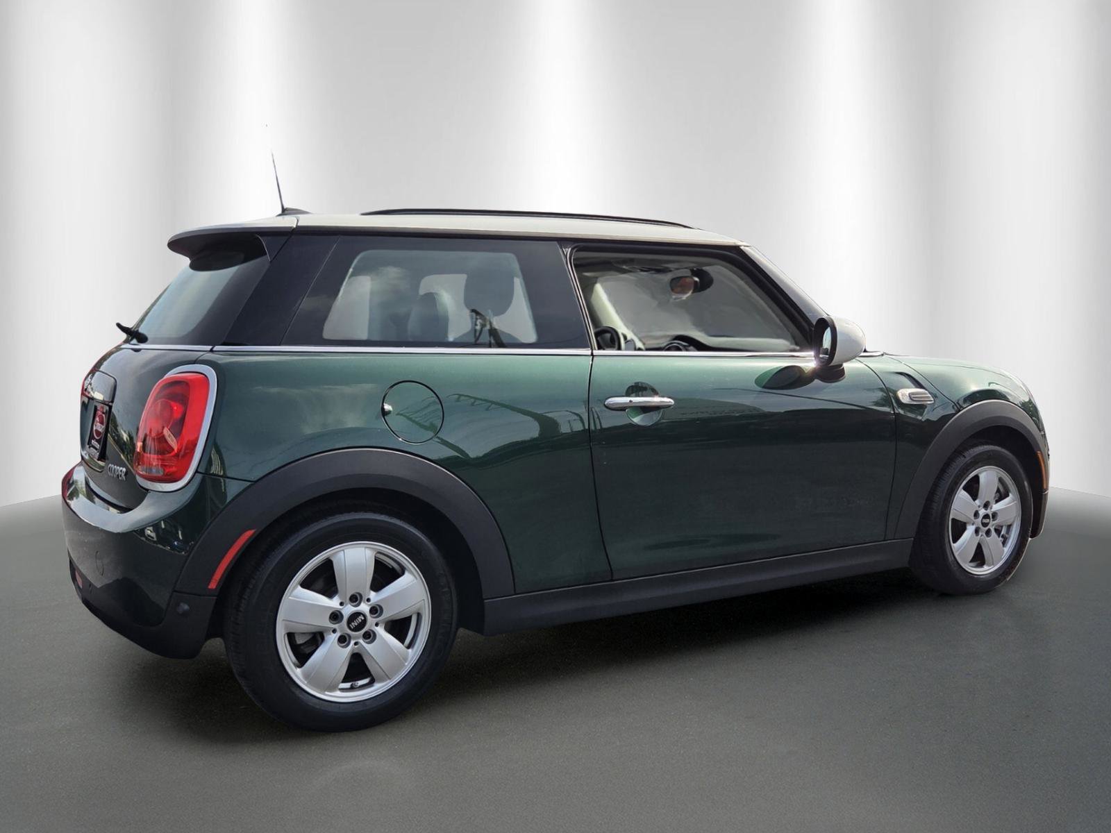 Used 2018 MINI Cooper 2-Door Hardtop FWD image 7