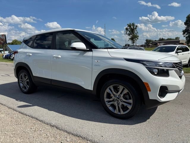Certified 2023 Kia Seltos LX image 4