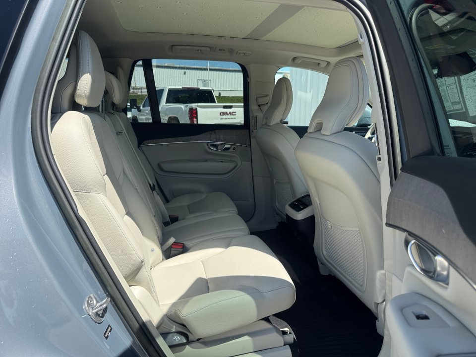 Used 2023 Volvo XC90 B6 Core w/ Protection Package Premier AWD/4WD image 29