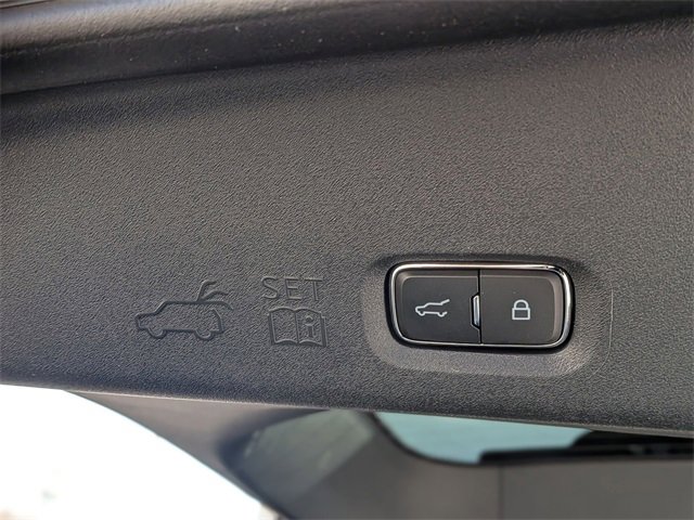 Used 2025 Lincoln Navigator Reserve image 34