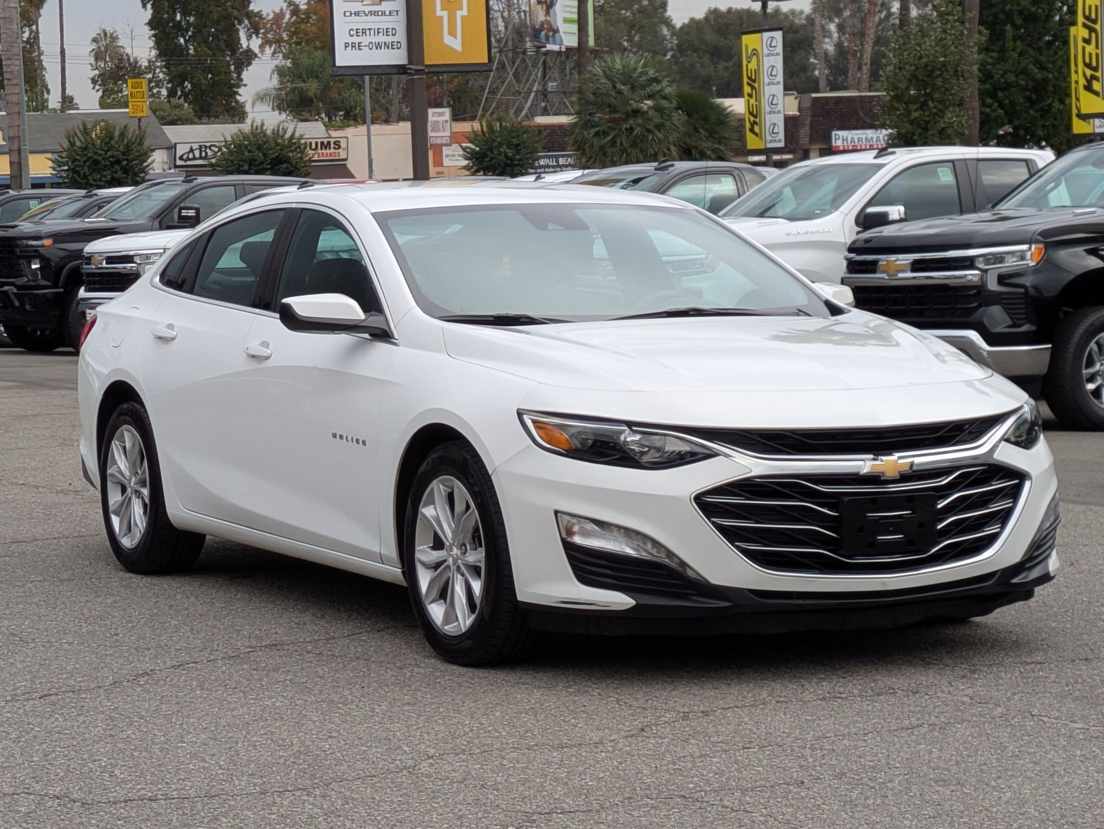 Used 2023 Chevrolet Malibu LT image 3