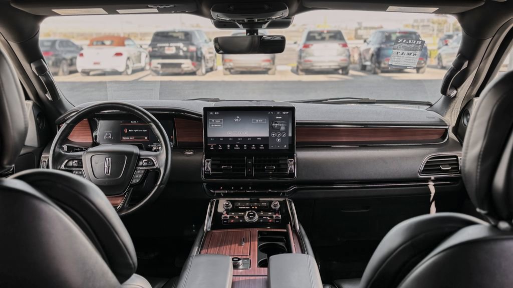 Used 2024 Lincoln Navigator L 4WD image 23