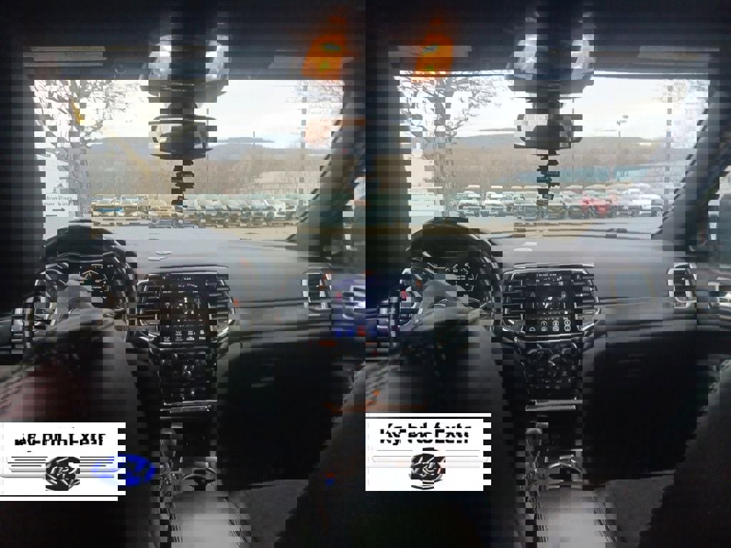 Used 2019 Jeep Grand Cherokee Altitude image 24