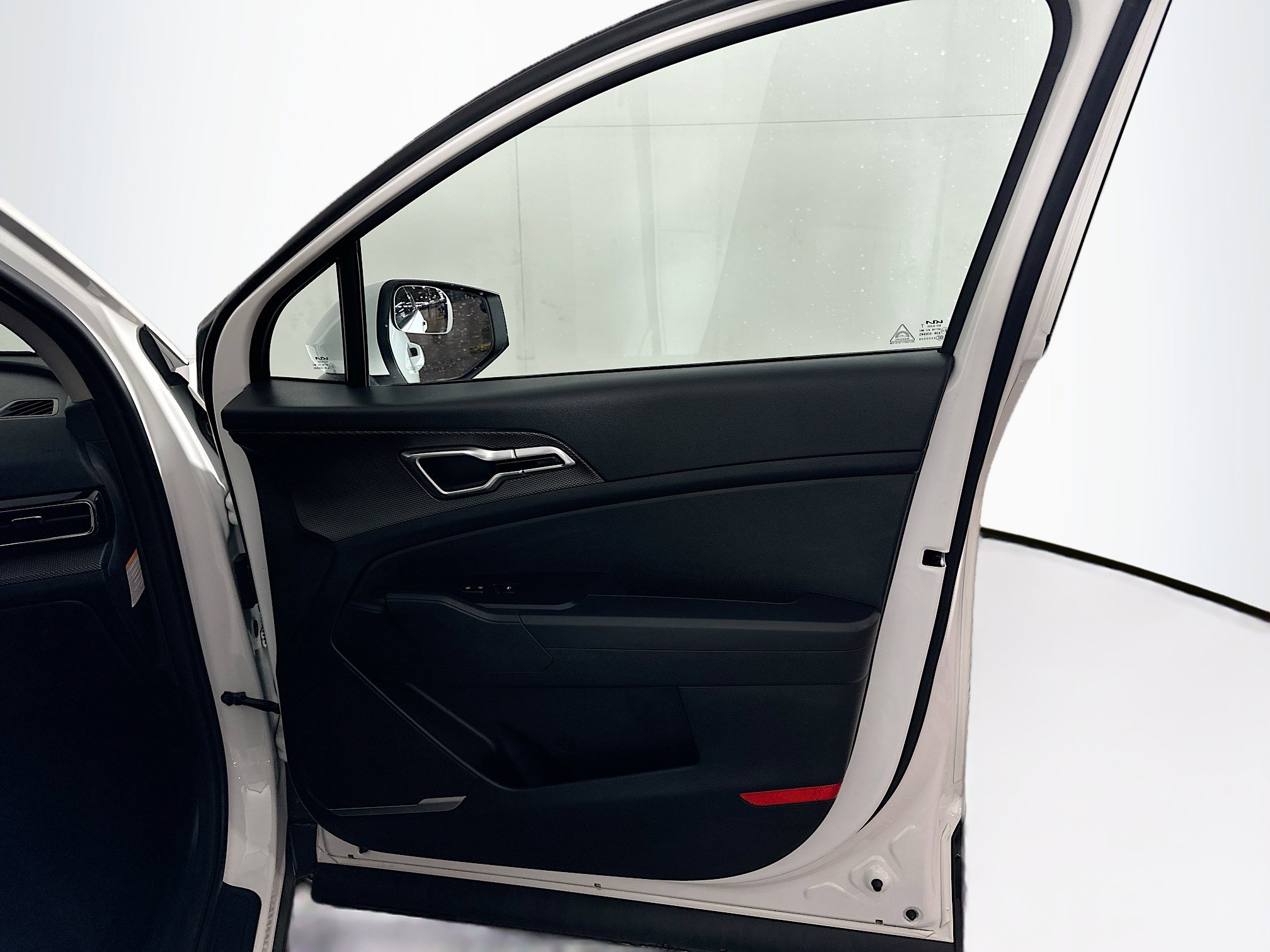 Used 2023 Kia Sportage LX image 30