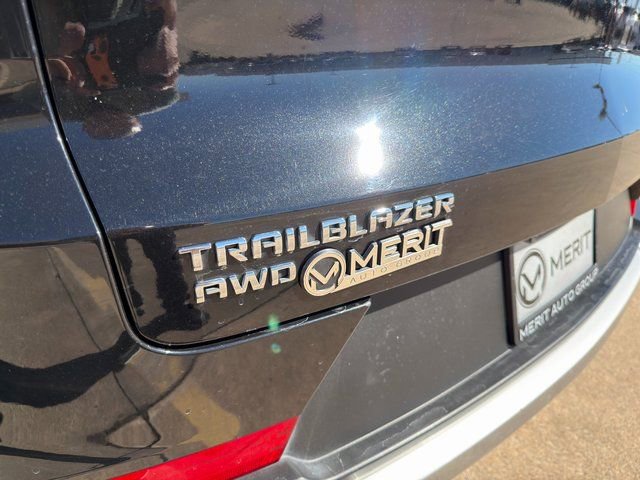 Used 2025 Chevrolet TrailBlazer LT AWD/4WD image 13